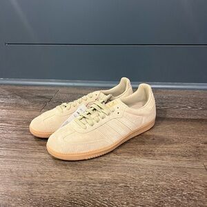 Adidas Cream Sneakers with Gum Sole and Suede Finish